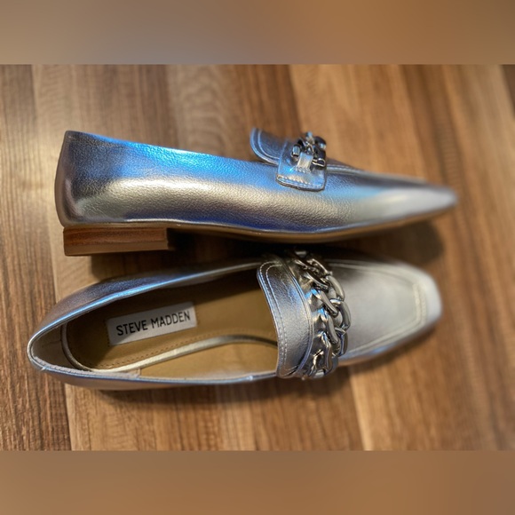 Steve Madden Slip On Rilynn Chain Loafer Silver Leather Women Size 7.5 NWOT - Picture 13 of 15